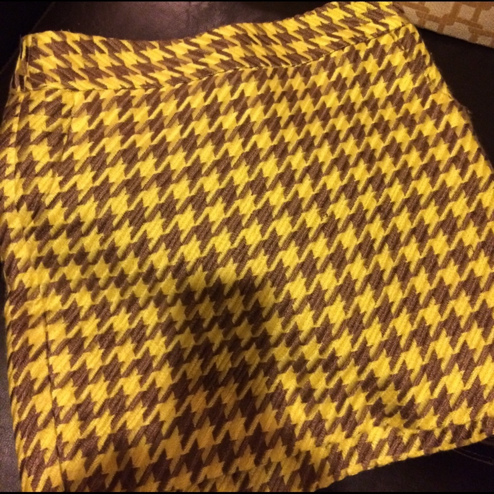 Precious brown and yellow skirt