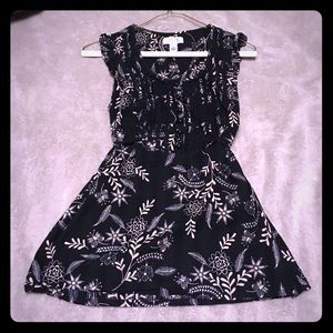 Ann Taylor black flower print sleeveless top