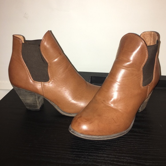 Short Brown Boots - Picture 1 of 1