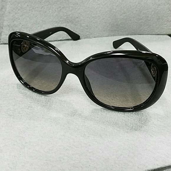 Gucci Accessories - 🔴Gucci sunglasses😎😎