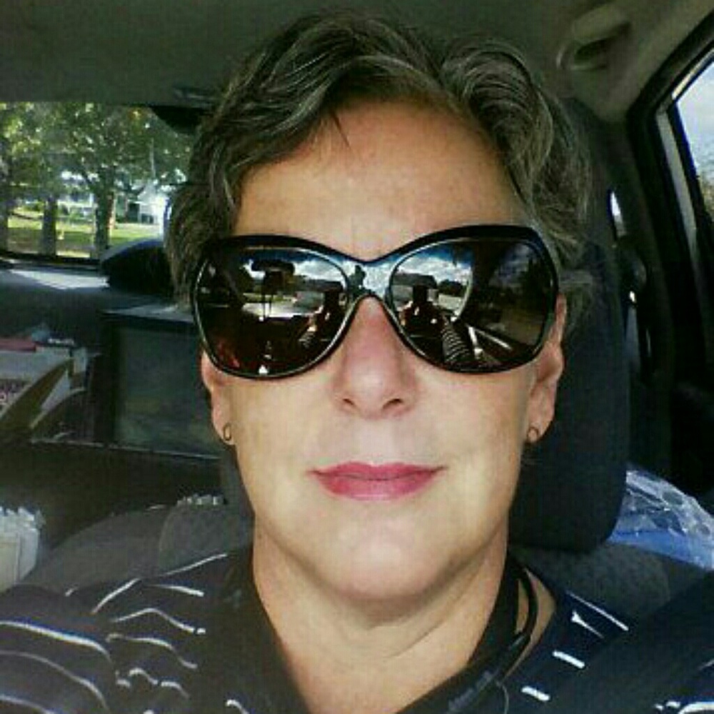 Meet your Posher, Renee