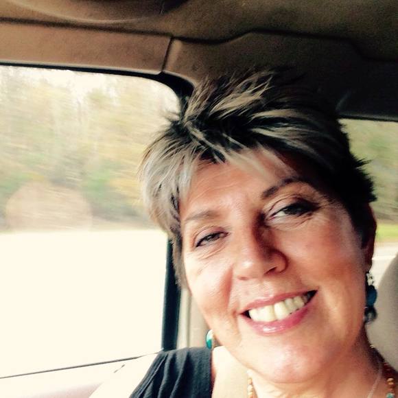 Meet your Posher, Melanie - Picture 2 of 2