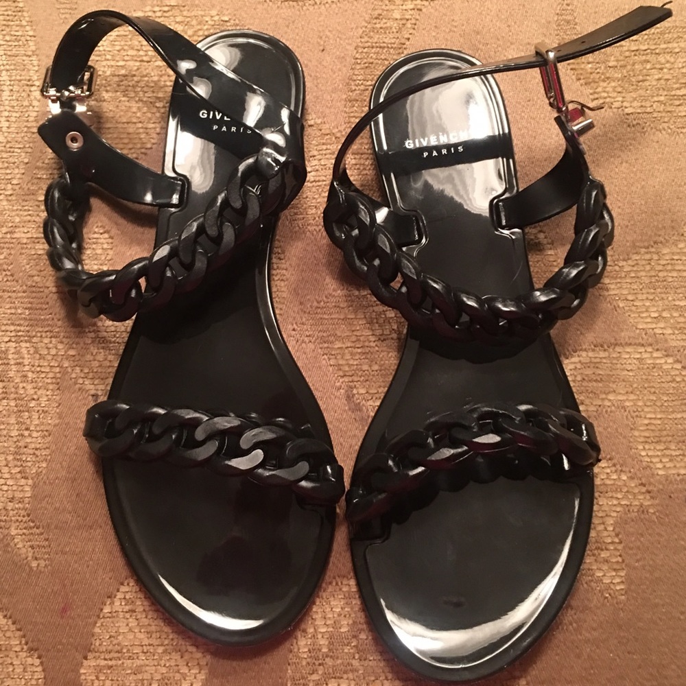 Givenchy Jelly sandals!