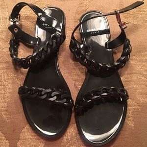 Givenchy Jelly sandals!