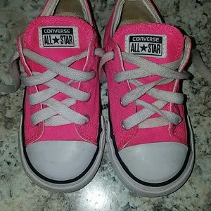 Pink girls converse size 8 (preschool)