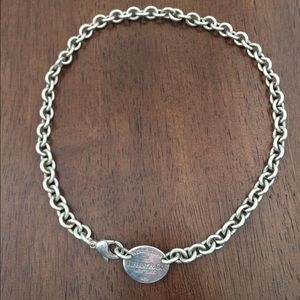 Authentic Tiffany & co Oval pendant necklace
