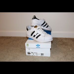 Adidas SUPERSTARS