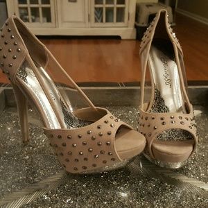 Tan heels size 8.5