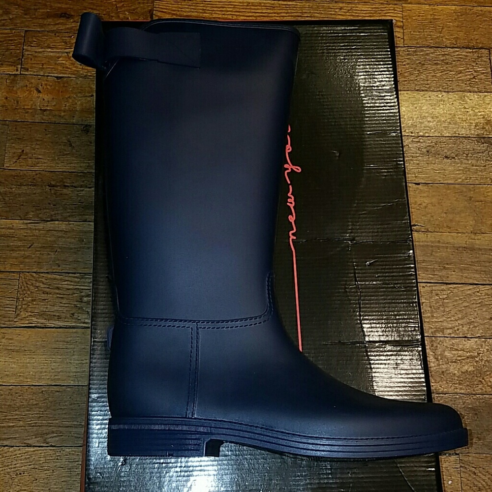 Boot - Picture 3 of 4