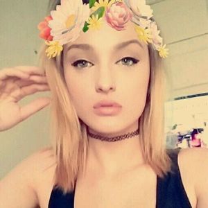 Meet your Posher, Debi