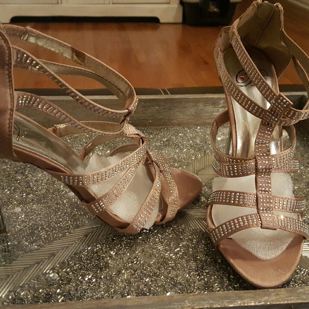 Tan heels size 8.5