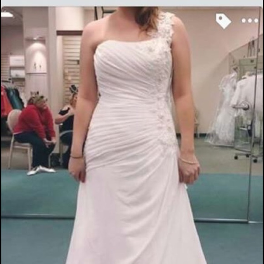 Size 8 unaltered davids bridal