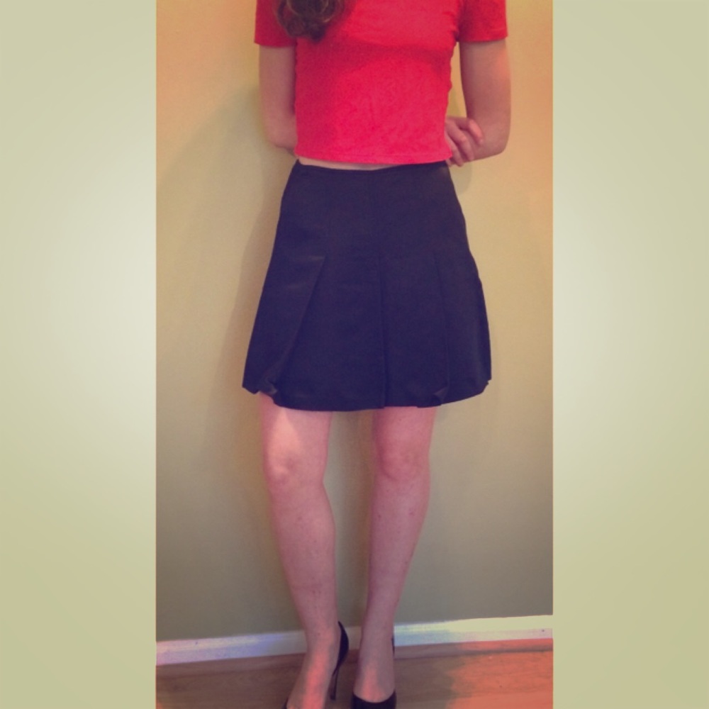 SALE NWOT Kulson pleated skirt