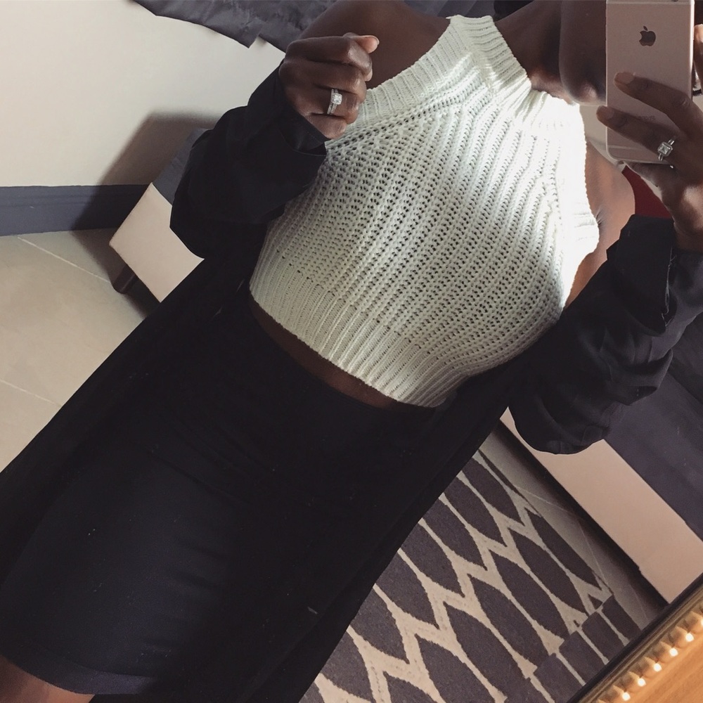 NYSHA'S KNIT CROP SWEATER TOP - Picture 3 of 3