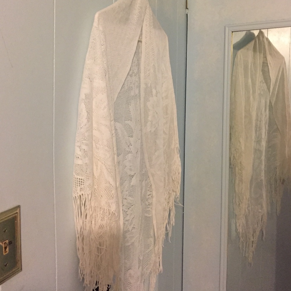 Ladies Beautiful white  Lace Shaw