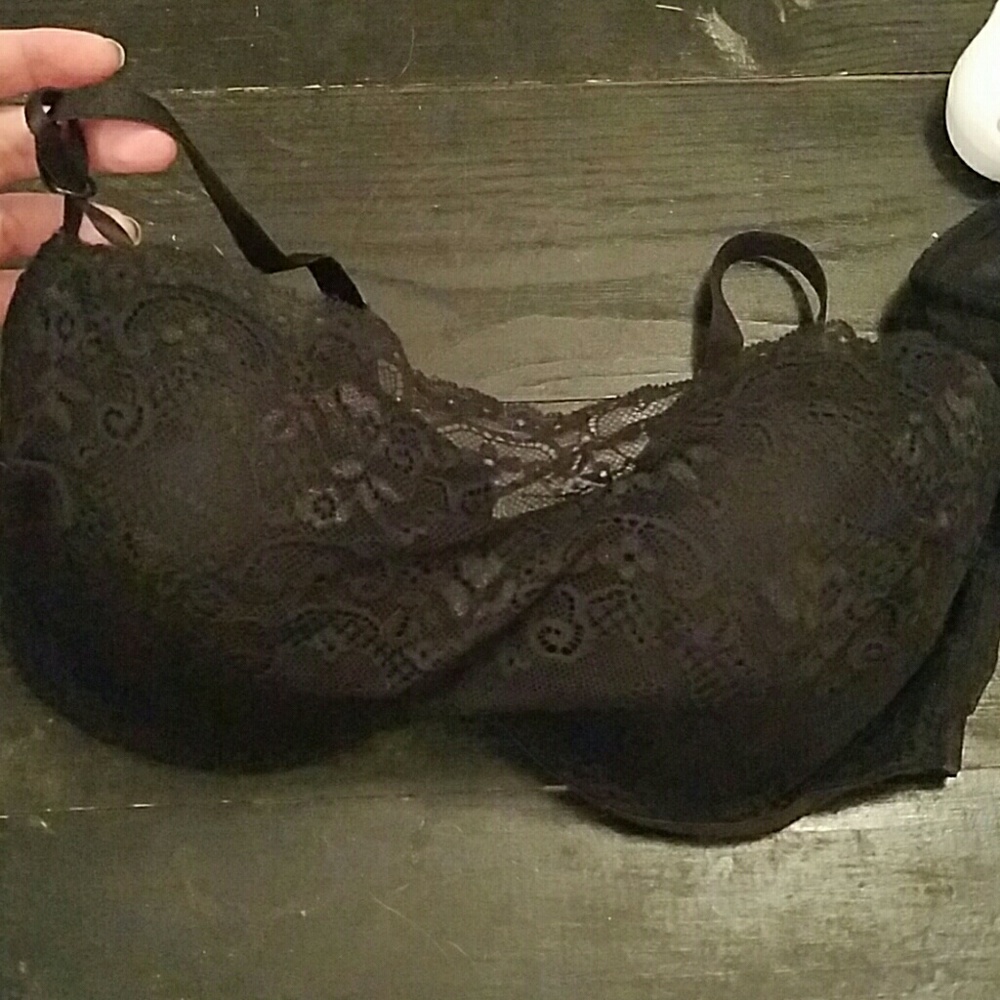 Black lace bandeau bra