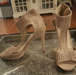 Tan heels size 8.5