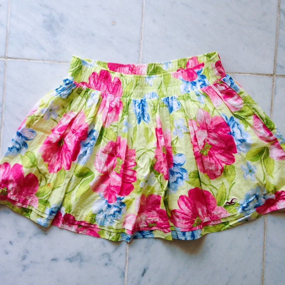 Hollister miniskirt