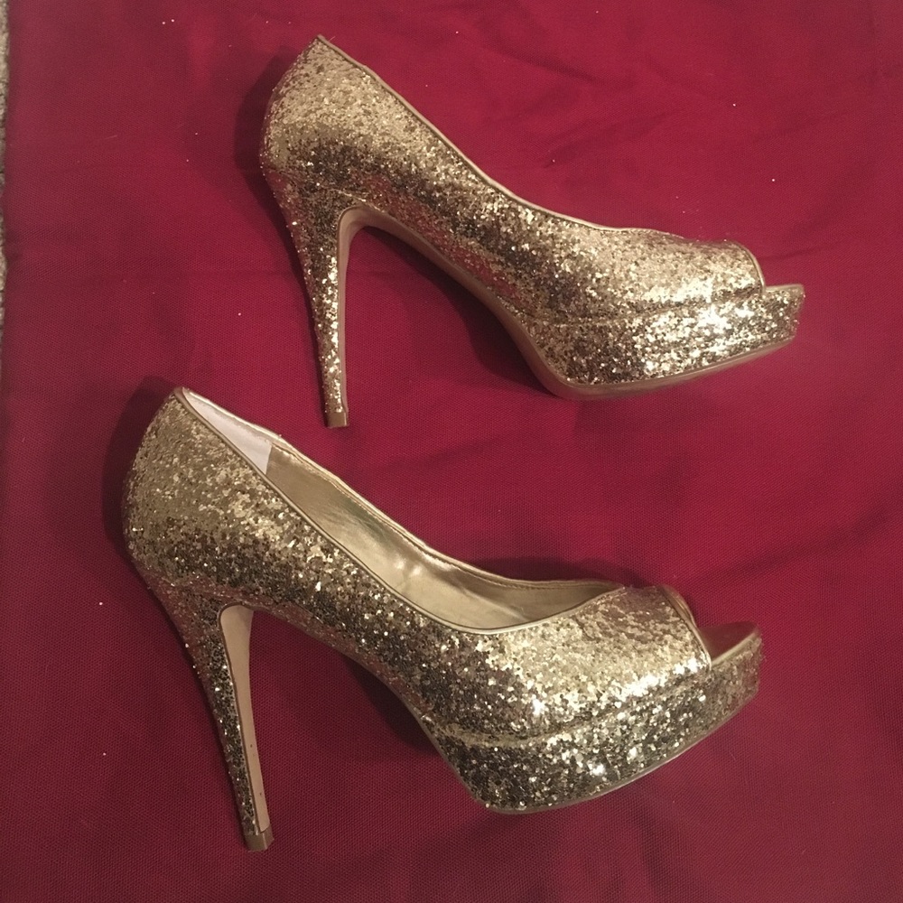 Gold pumps heels
