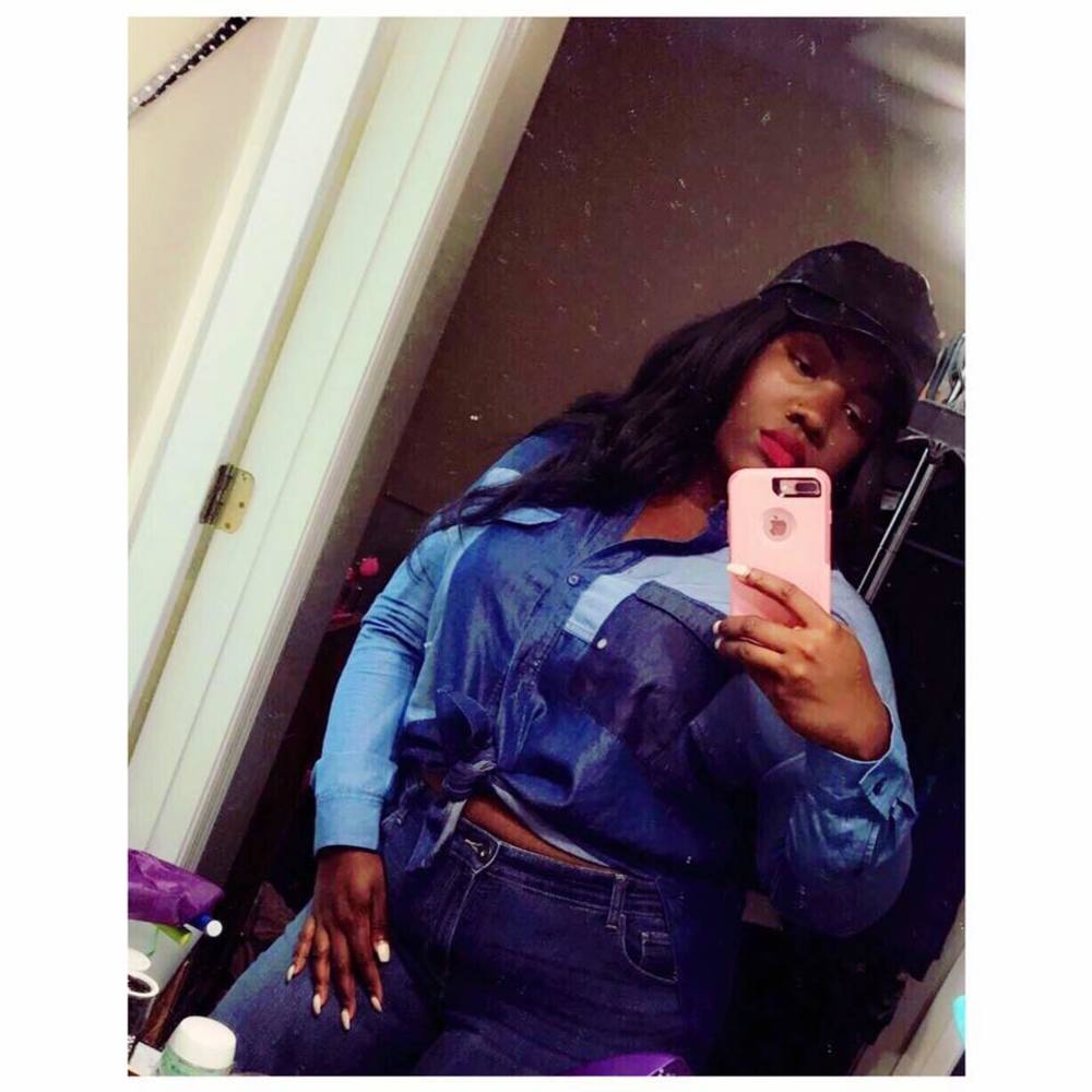 Meet your Posher, Alicia