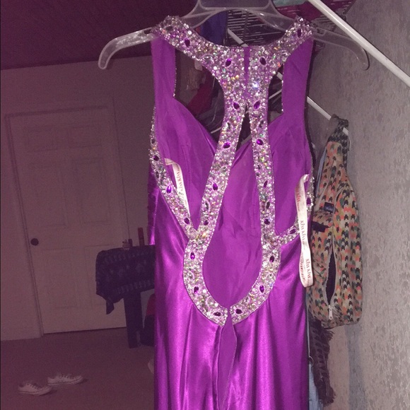 Prom Dress - Picture 2 of 4