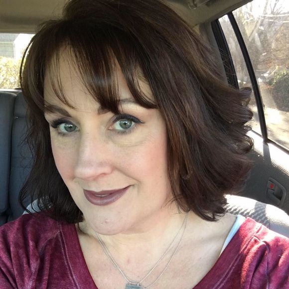 Meet your Posher, Yvonne - Picture 4 of 4