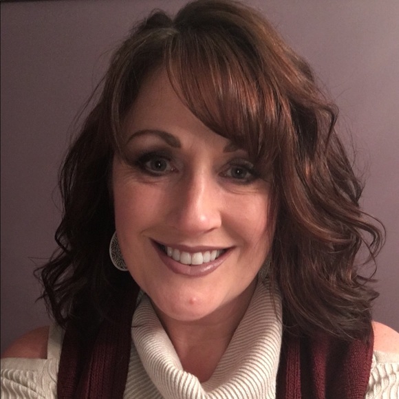 Meet your Posher, Yvonne - Picture 3 of 4