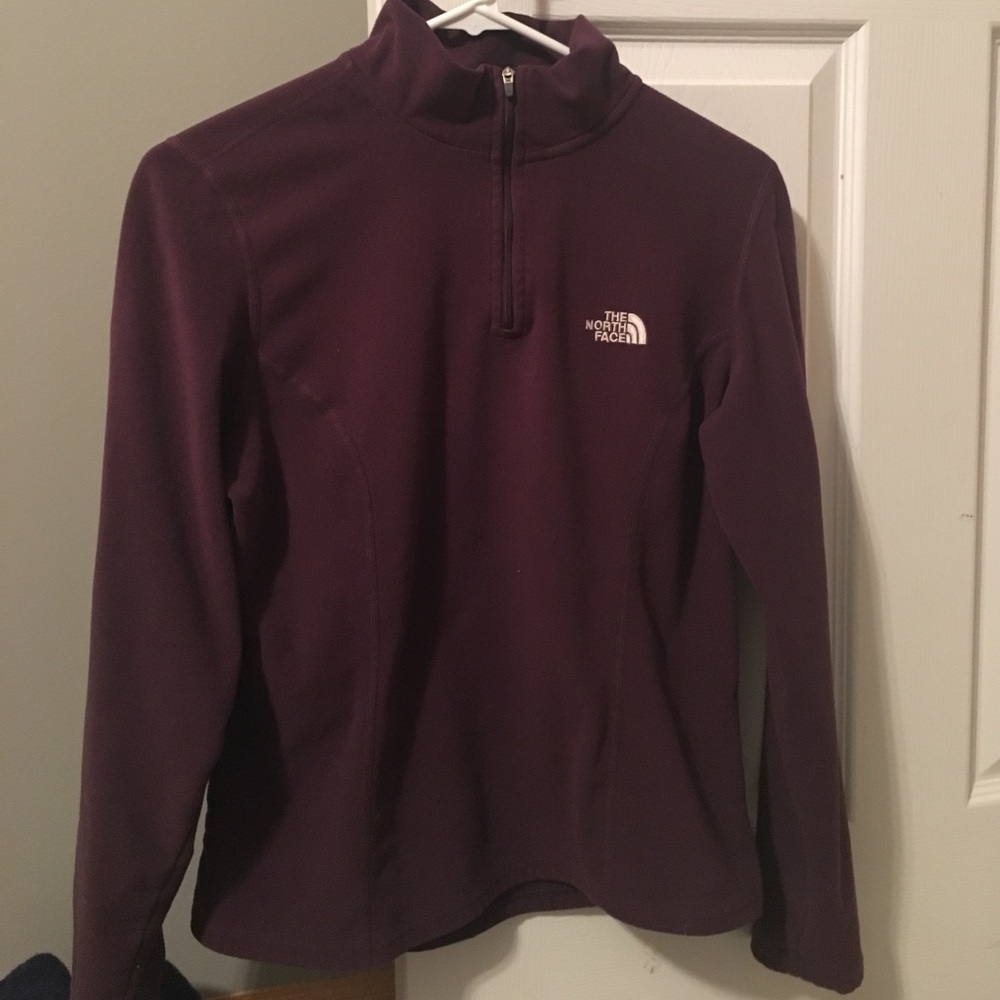 North Face Fleece- Looks Brand New! So comfortable