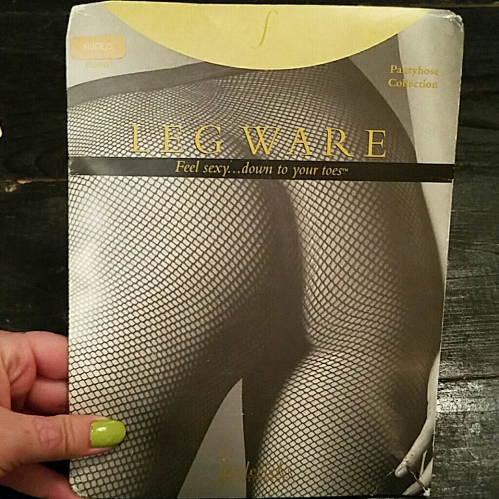 Nude fishnet pantyhouse