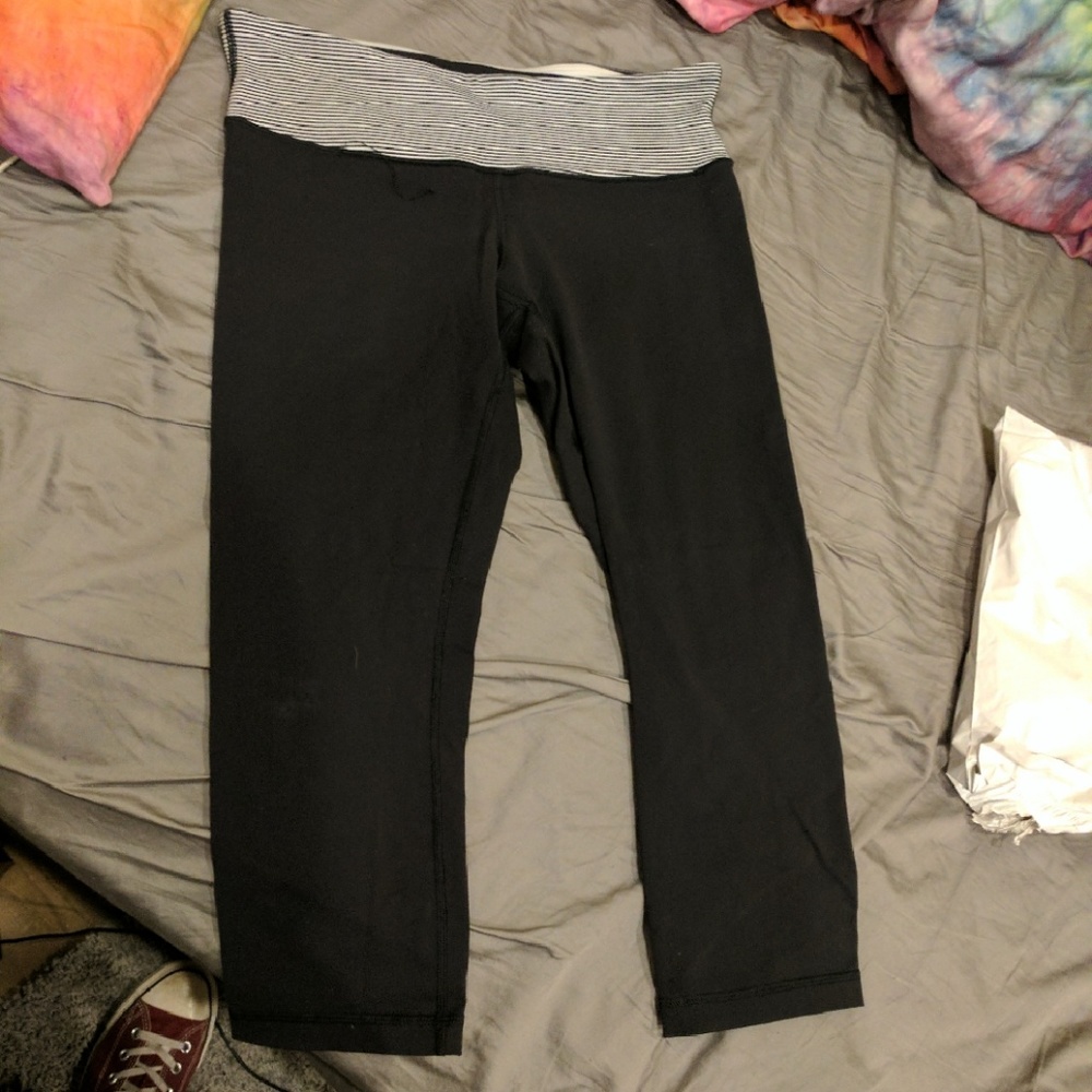 Lululemon size 10 cropped wunder under leggings