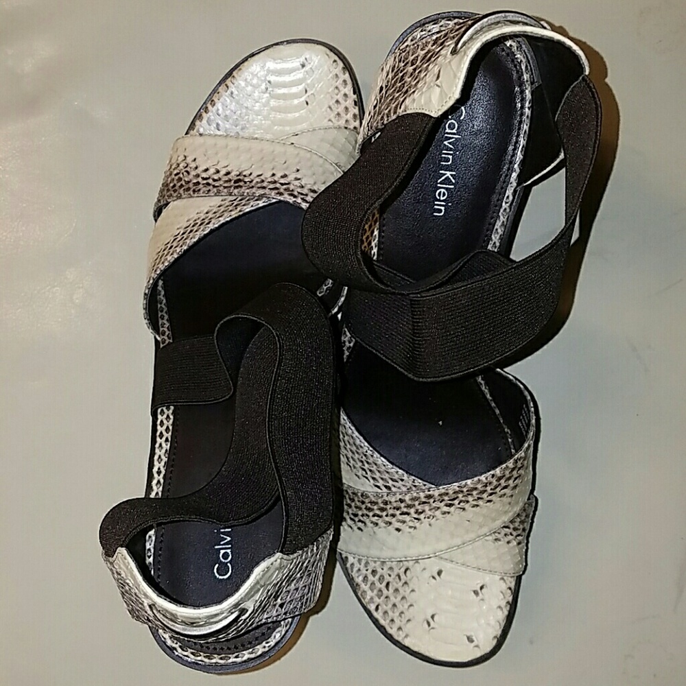 Shoe
