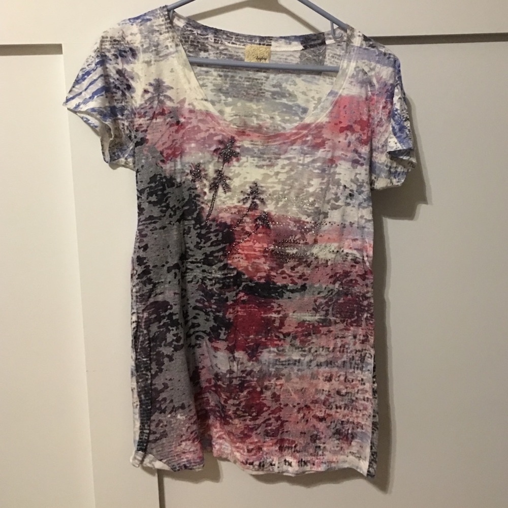 Daytrip shirt with sparkles