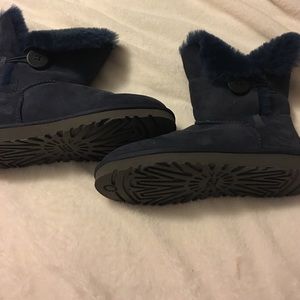 Short Bailey Button Ugg Boots