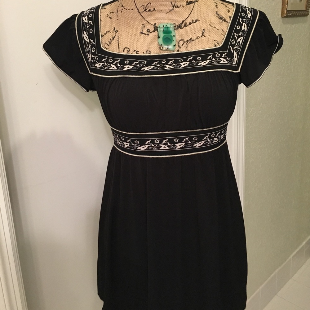 Max Studio Black Top Size Small