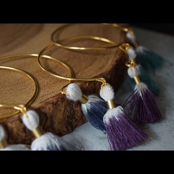 🌿:: Function & Fringe :: 🍂Dyed Tassel Bracelet ! - Picture 3 of 4
