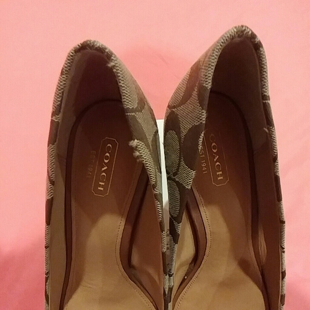 Coach shoe - Picture 2 of 3