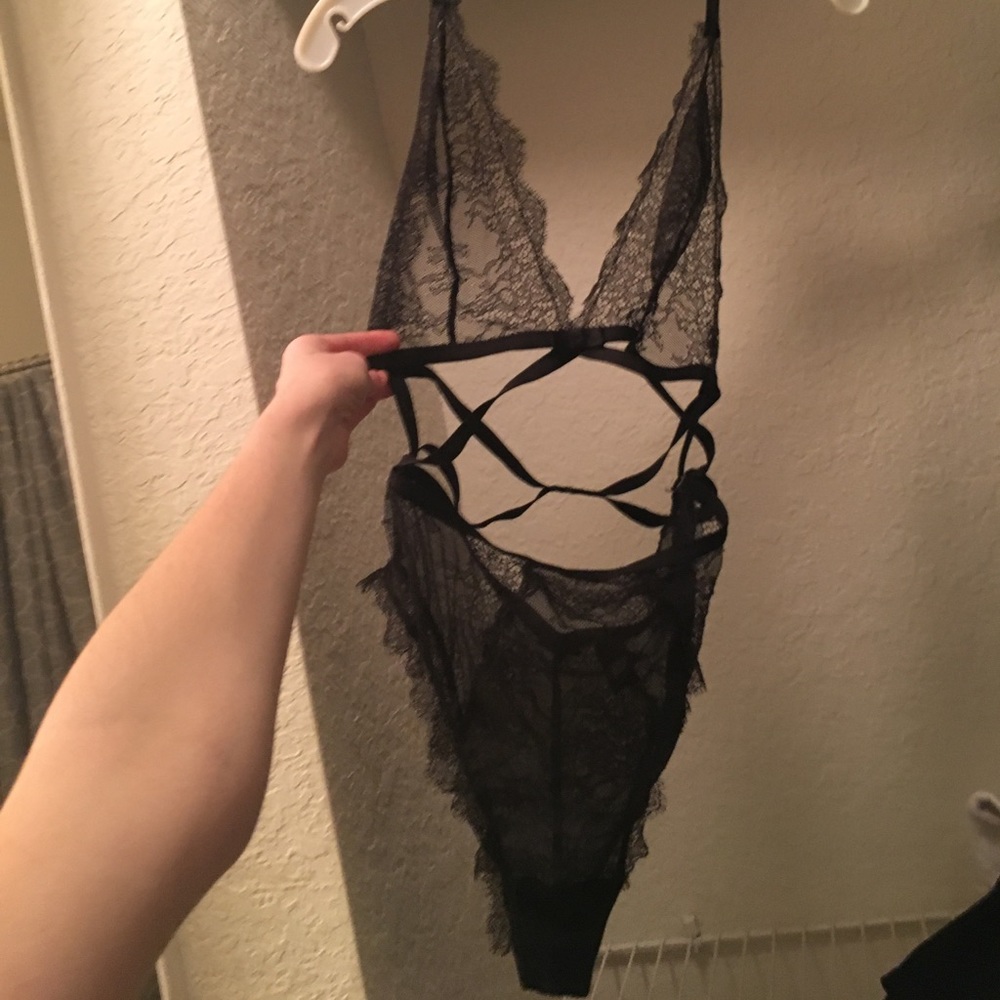 Lingerie *on hold*