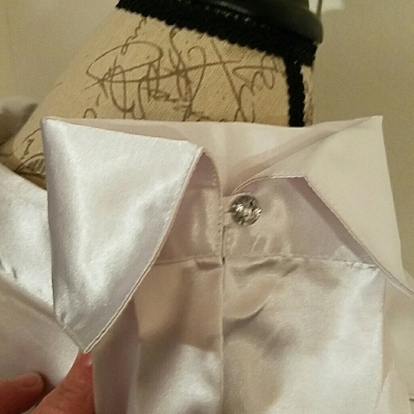 White long sleeve blouse. Excellent condition - Picture 4 of 5