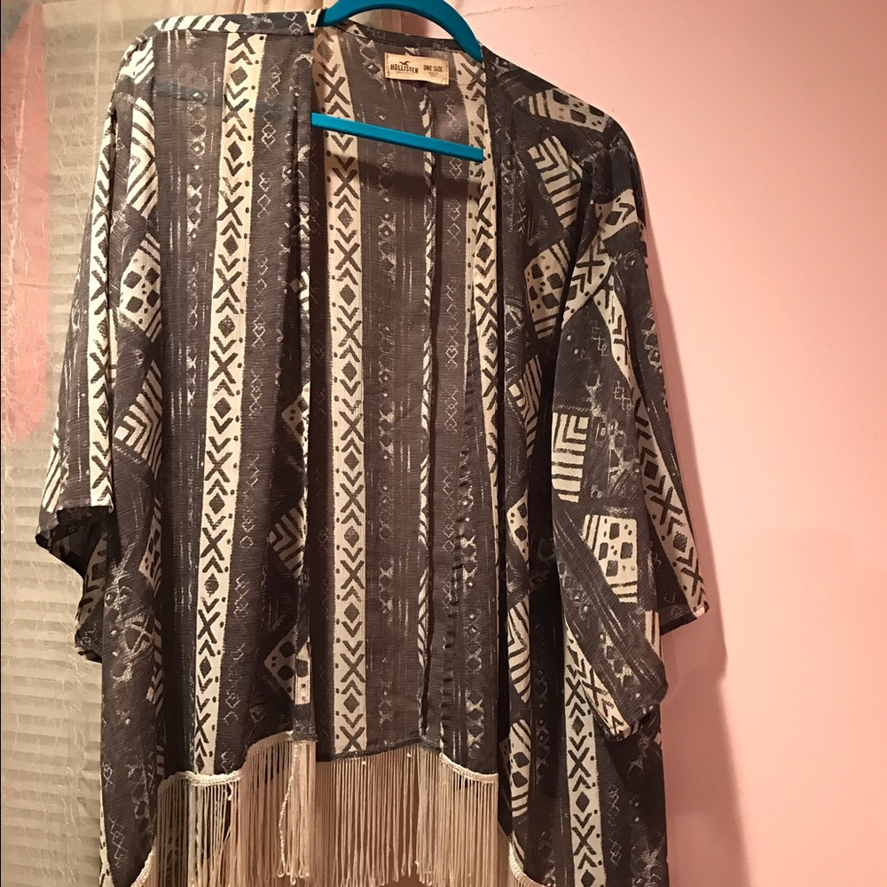 Hollister kimono