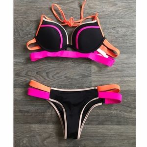 VS The Banded Hottie Halter bikini set 💕