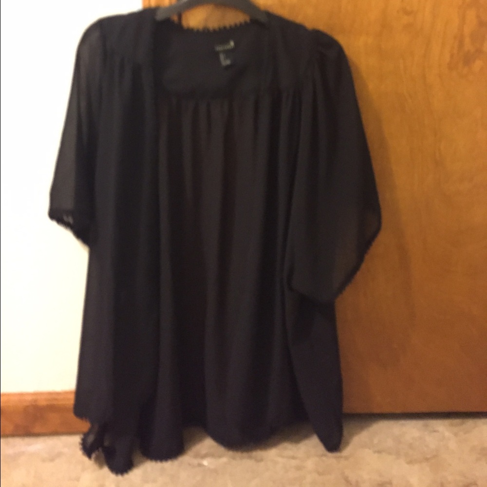 Black Pom Pom kimono