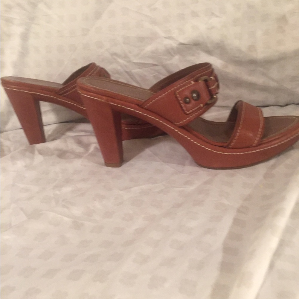Coach heels - Picture 2 of 3