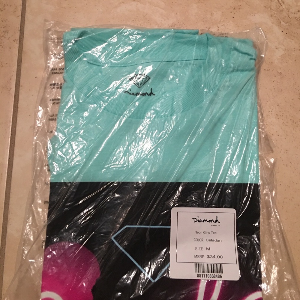 NWT Diamond supply company girls T-shirt