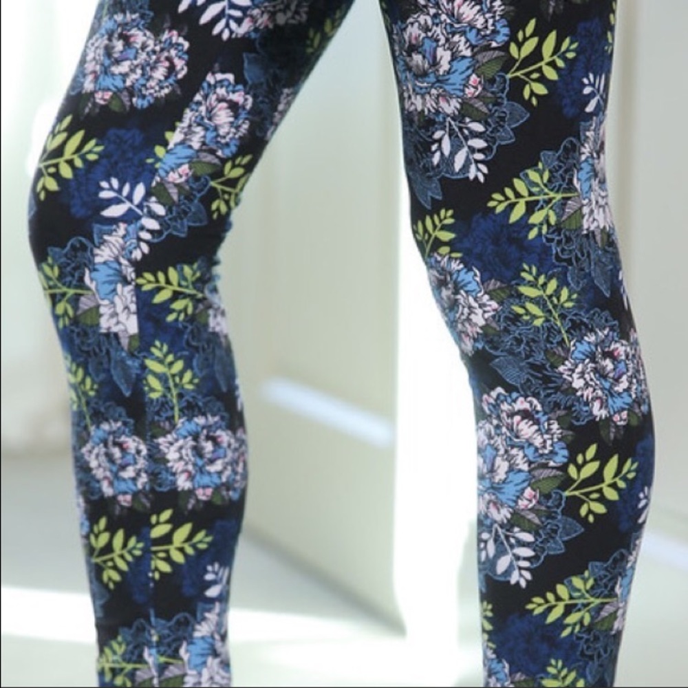 Sift brushed Floral Knit Leggings