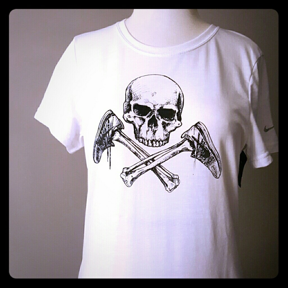 [ Nike ] Dri-fit skull workout shirt
