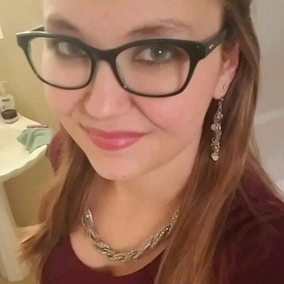 Meet your Posher, Megan - Picture 1 of 1