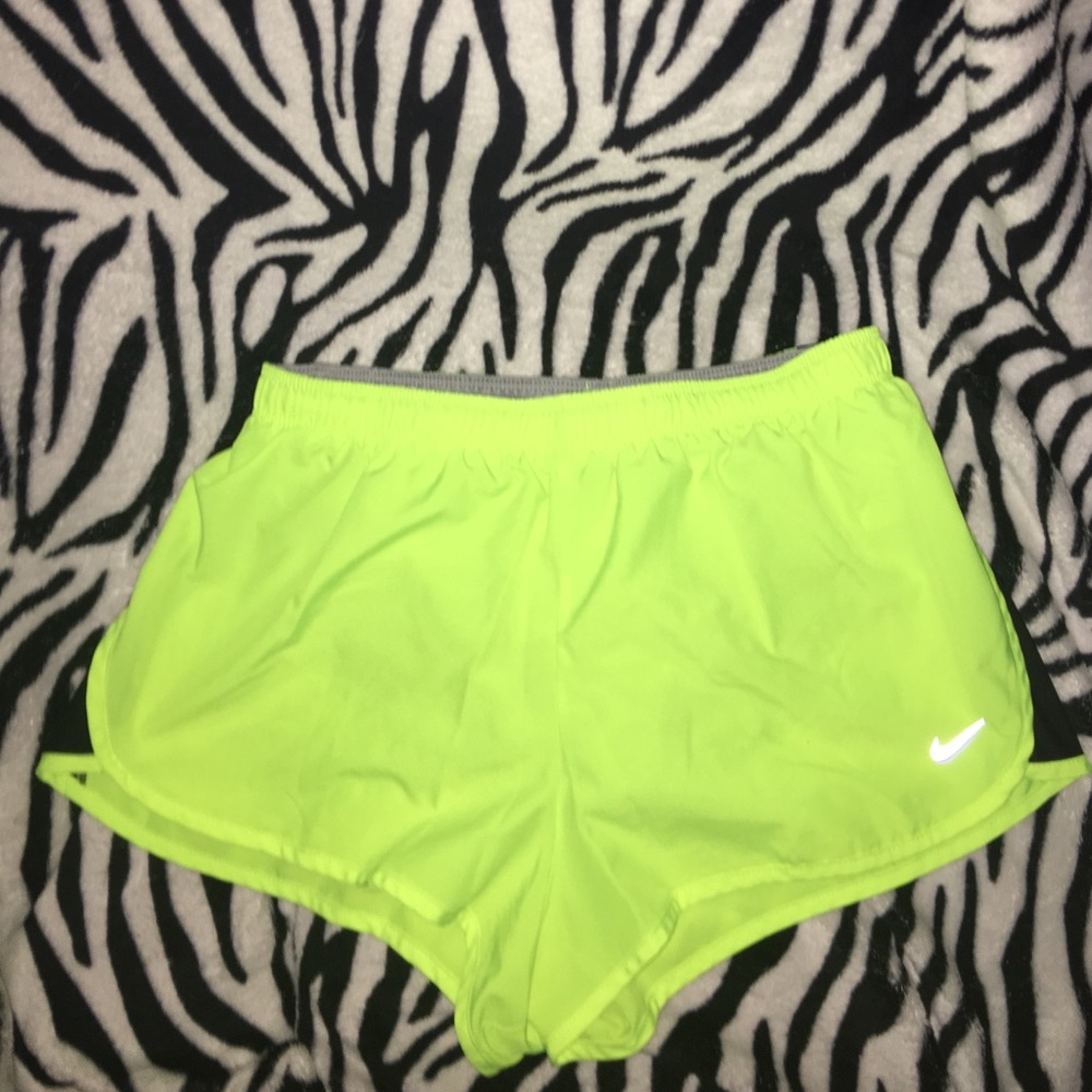 Nike Dri-Fit Short neon green
