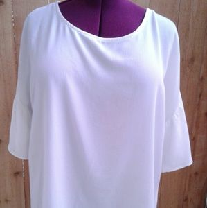 EUC white ruffled sleeve blouse sz med