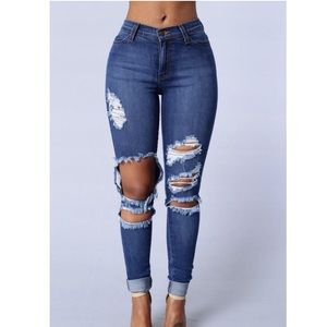 Beach Bum / Destroyed Jeans