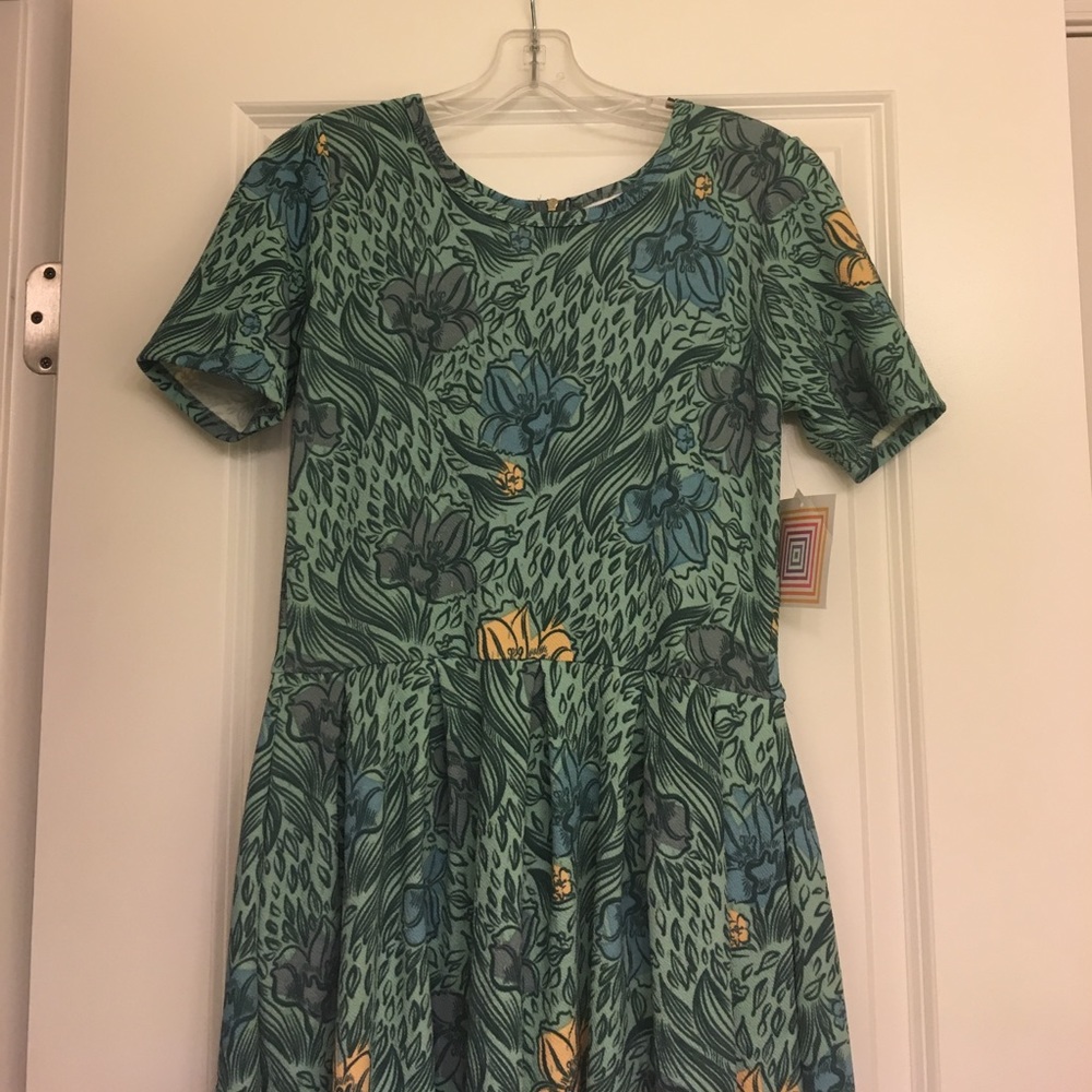 LuLaRoe NWT Large Amelia